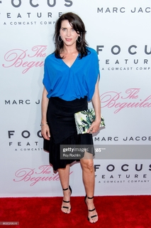Michele Hicks feet photo 12