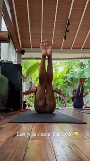 Michelle Andrade feet photo 11