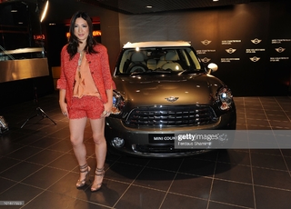 Michelle Branch feet photo 8