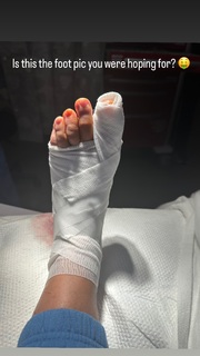 Michelle Branch feet photo 1