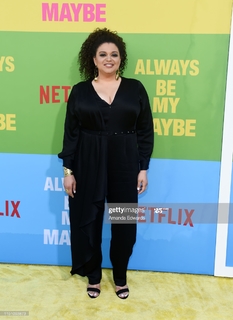 Michelle Buteau feet photo 8