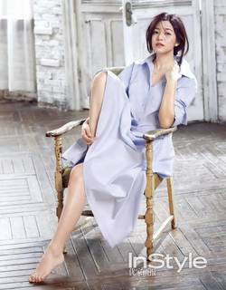 Michelle Chen feet photo 14