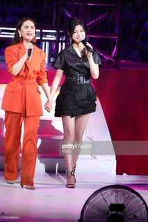 Michelle Chen feet photo 1