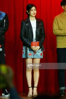 Michelle Chen feet photo 13