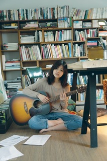 Michelle Chen feet photo 11