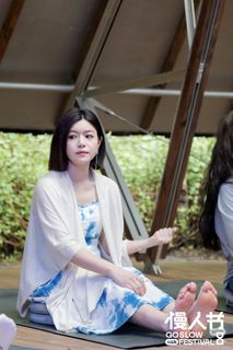 Michelle Chen feet photo 7