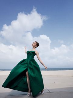 Michelle Chen feet photo 4
