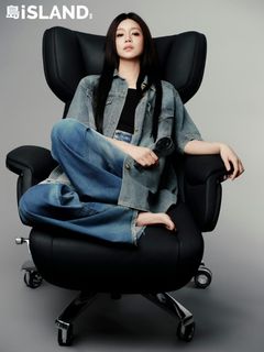 Michelle Chen feet photo 2