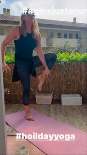 Michelle Collins feet photo 4