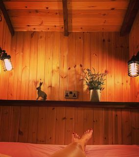 Michelle Dewberry feet photo 9