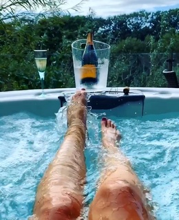 Michelle Dewberry feet photo 7