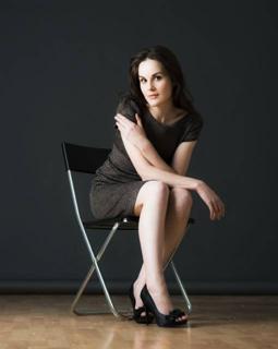 Michelle Dockery feet photo thumbnail