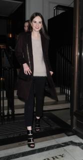 Michelle Dockery feet photo thumbnail