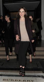 Michelle Dockery feet photo thumbnail