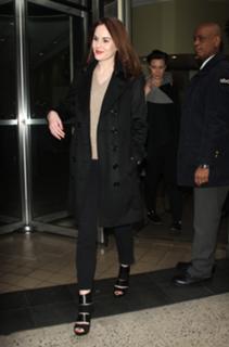 Michelle Dockery feet photo thumbnail