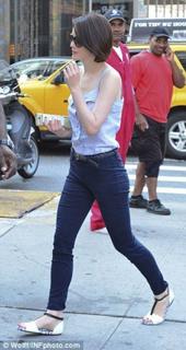 Michelle Dockery feet photo thumbnail