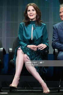 Michelle Dockery feet photo thumbnail