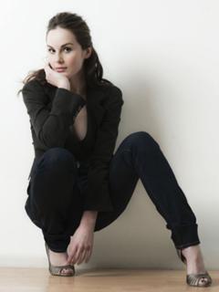 Michelle Dockery feet photo thumbnail