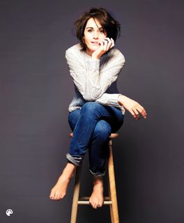 Michelle Dockery feet photo thumbnail