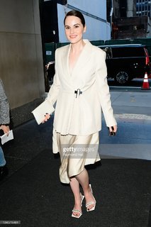 Michelle Dockery feet photo thumbnail
