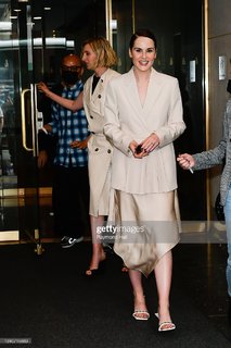 Michelle Dockery feet photo thumbnail