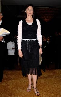 Michelle Forbes feet photo thumbnail