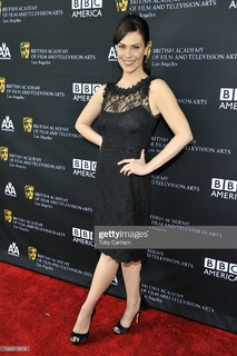 Michelle Forbes feet photo thumbnail