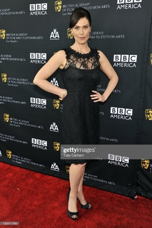 Michelle Forbes feet photo thumbnail