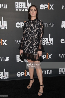 Michelle Forbes feet photo thumbnail