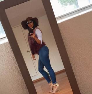 Michelle González feet photo 2