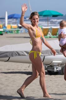 Michelle Hunziker feet photo thumbnail