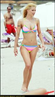 Michelle Hunziker feet photo thumbnail
