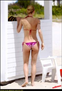Michelle Hunziker feet photo thumbnail