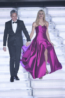 Michelle Hunziker feet photo thumbnail