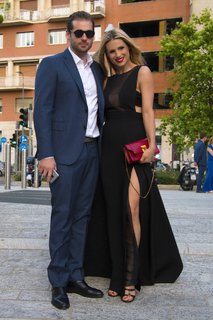 Michelle Hunziker feet photo thumbnail