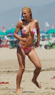 Michelle Hunziker feet photo thumbnail