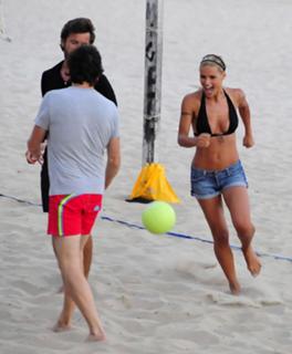 Michelle Hunziker feet photo thumbnail