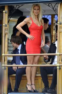 Michelle Hunziker feet photo thumbnail