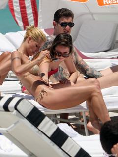 Michelle Hunziker feet photo thumbnail