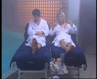 Michelle Hunziker feet photo thumbnail