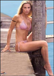Michelle Hunziker feet photo thumbnail