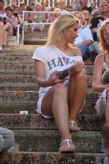Michelle Hunziker feet photo thumbnail
