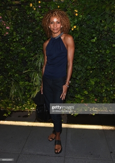 Michelle Hurd feet photo 8