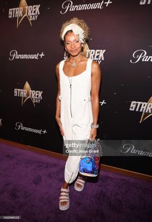 Michelle Hurd feet photo 10