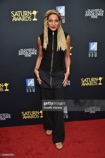 Michelle Hurd feet photo 4
