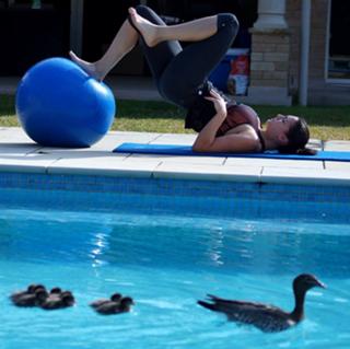 Michelle Jenneke feet photo thumbnail