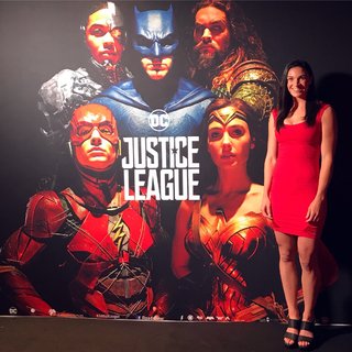 Michelle Jenneke feet photo thumbnail