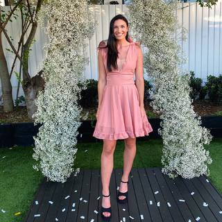 Michelle Jenneke feet photo thumbnail