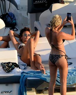 Michelle Keegan feet photo thumbnail