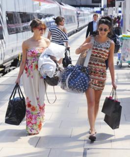 Michelle Keegan feet photo thumbnail